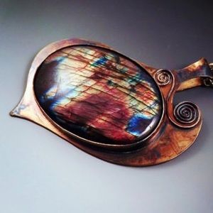 Patrician art large spectrolite pendant with chain included